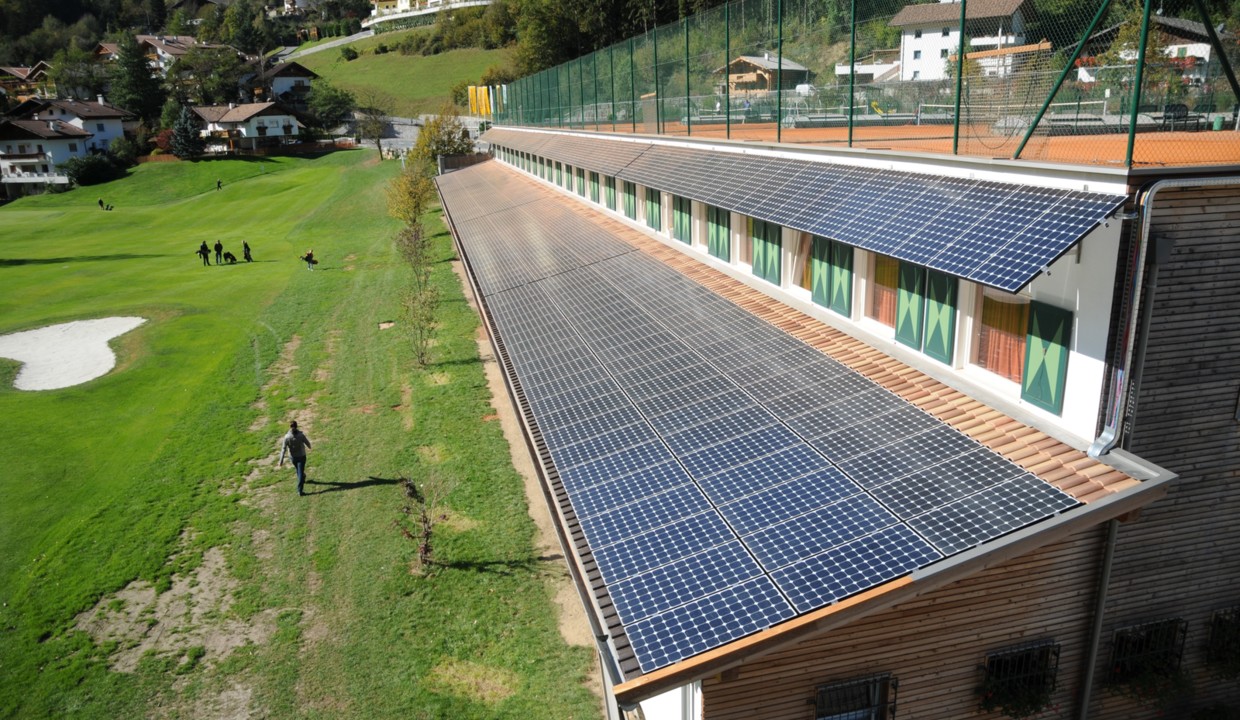 Impianti fotovoltaici per un albergo in Alto Adige, Italia